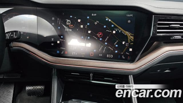 Volkswagen Touareg 2024 — ფოტო 14/20