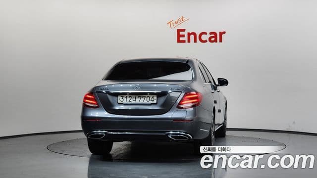 Mercedes-Benz E-Class 2020 — Фото 4/20