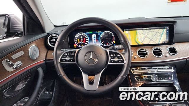 Mercedes-Benz E-Class 2020 — Фото 13/20