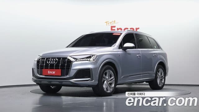 Audi Q7 2021 — ფოტო 1/20