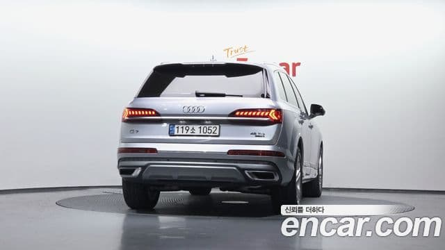 Audi Q7 2021 — ფოტო 4/20
