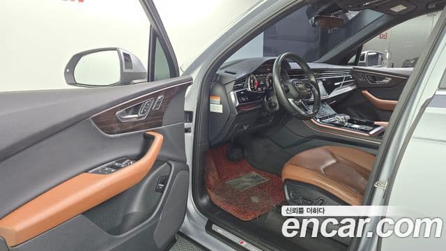 Audi Q7 2021 — ფოტო 11/20