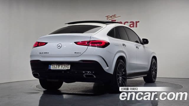 Mercedes-Benz GLE-Class 2022 — Photo 15/20