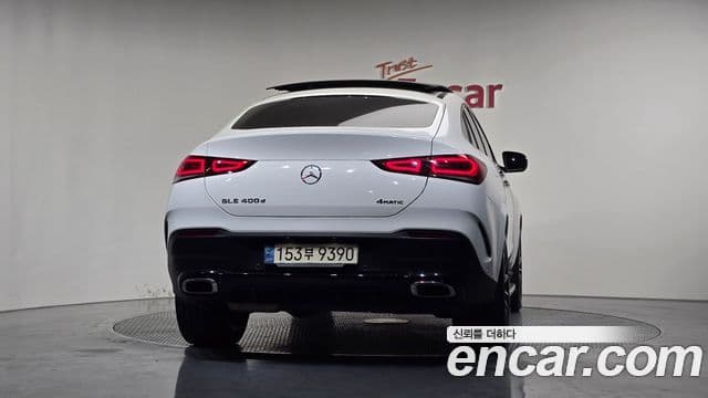 Mercedes-Benz GLE-Class 2022 — Photo 6/20