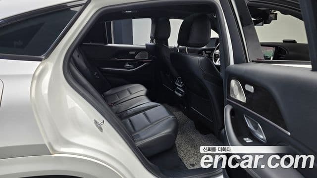 Mercedes-Benz GLE-Class 2022 — Photo 13/20