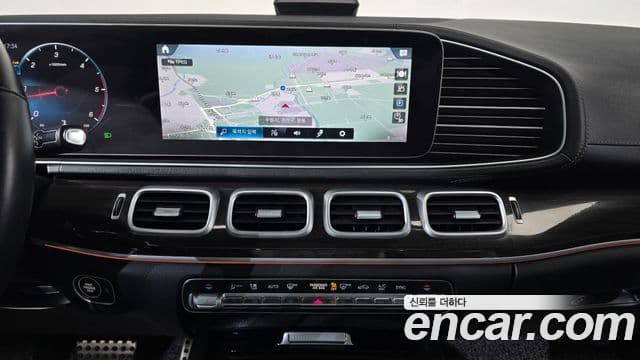Mercedes-Benz GLE-Class 2022 — Photo 10/20