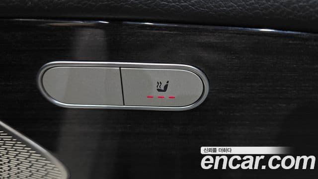 Mercedes-Benz GLE-Class 2022 — Photo 1/20