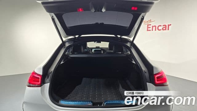 Mercedes-Benz GLE-Class 2022 — Photo 14/20
