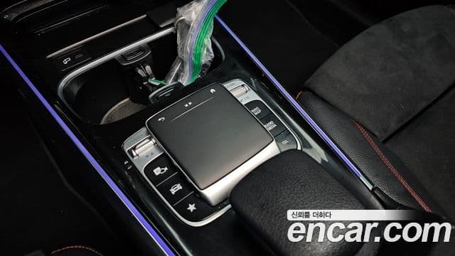 Mercedes-Benz GLB-Class 2020 — Фото 18/20