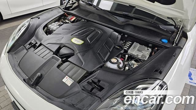 Porsche Cayenne 2021 — Photo 14/20