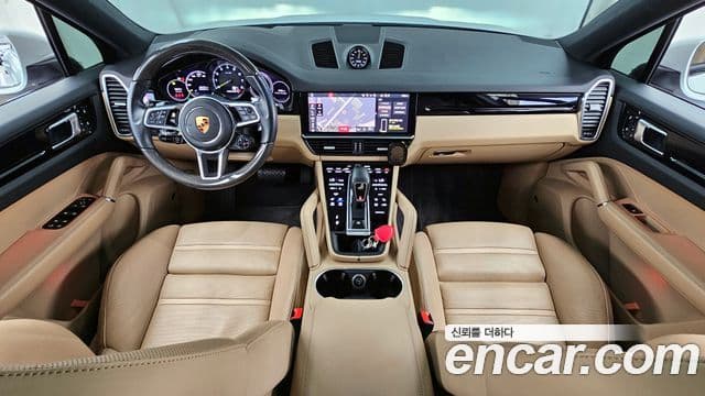 Porsche Cayenne 2021 — Photo 15/20