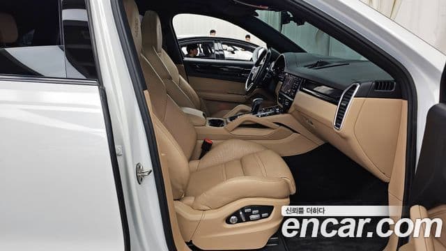 Porsche Cayenne 2021 — Photo 20/20
