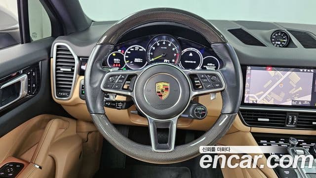 Porsche Cayenne 2021 — Photo 7/20