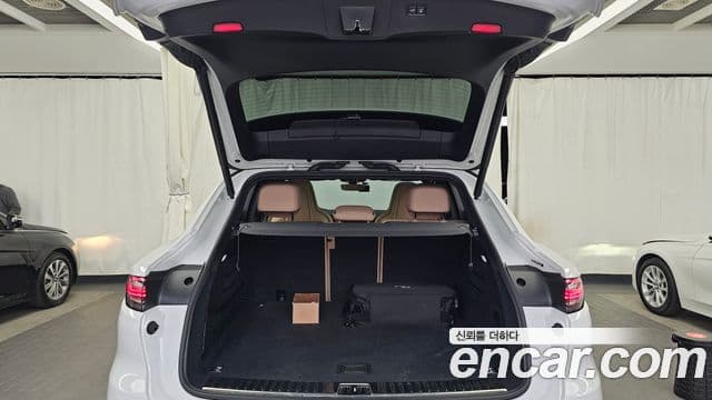 Porsche Cayenne 2021 — Photo 16/20