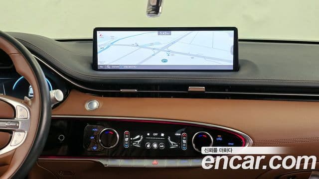 Genesis GV70 2022 — ფოტო 14/20