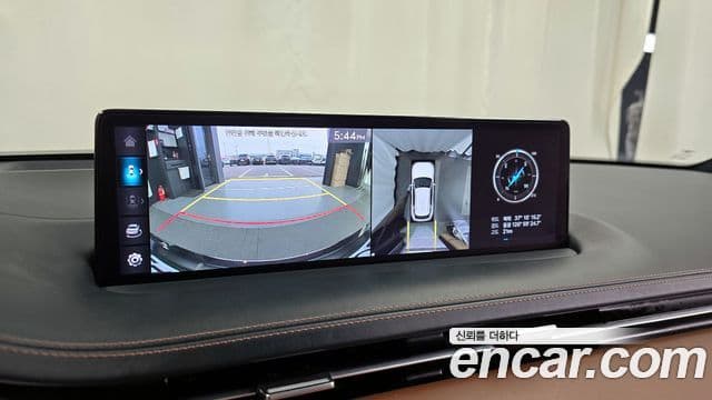 Genesis GV70 2022 — ფოტო 15/20