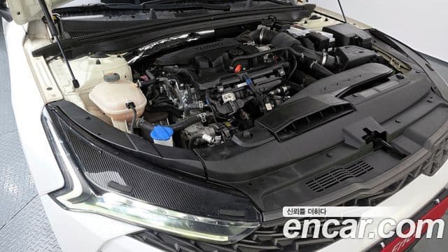 Kia K5 2021 — ფოტო 6/20