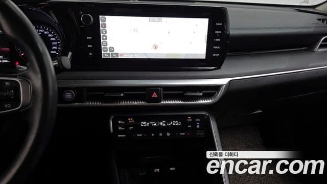 Kia K5 2021 — ფოტო 14/20