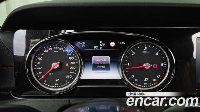 Mercedes-Benz E-Class 2019 — Şəkil 7/20