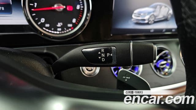 Mercedes-Benz E-Class 2019 — Şəkil 8/20