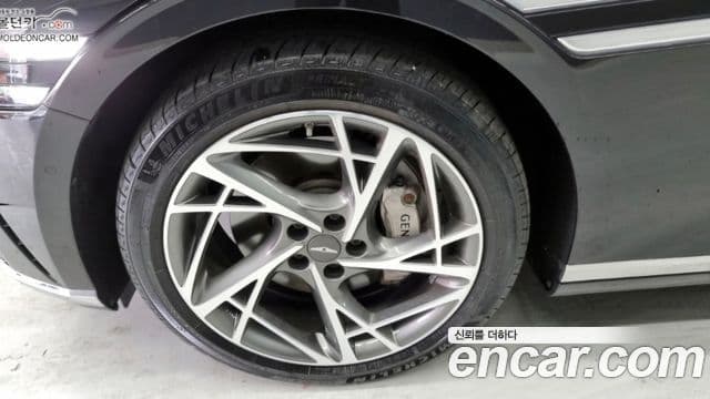 Genesis G90 2022 — Photo 11/18