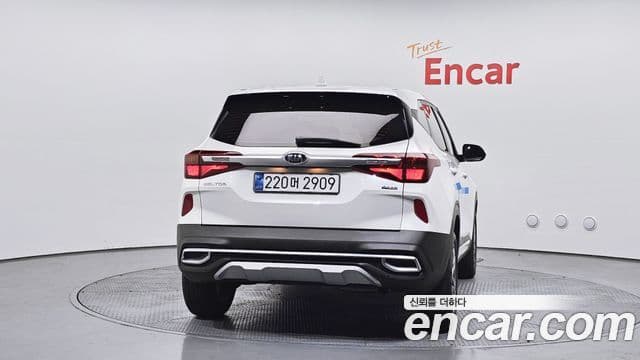 Kia Seltos 2020 — ფოტო 2/20