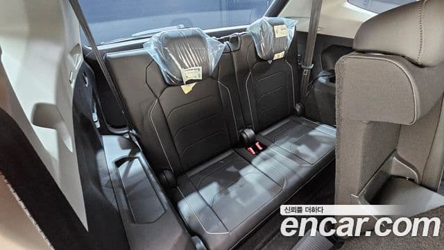 Volkswagen Tiguan Allspace 2023 — Şəkil 18/20