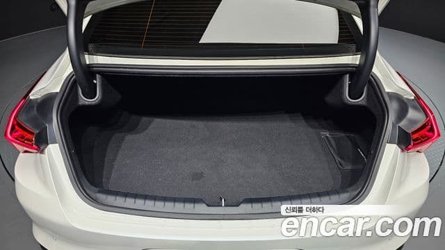 Kia K8 2021 — Şəkil 20/20