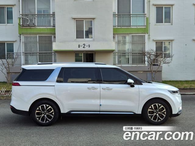 Kia Carnival 2021 — Фото 3/20
