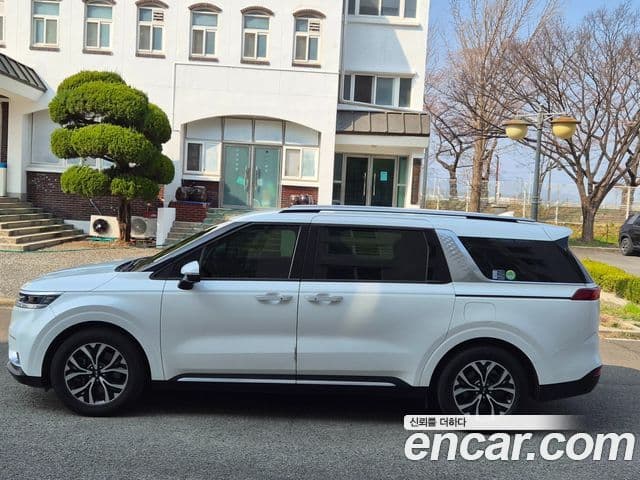 Kia Carnival 2021 — Фото 4/20