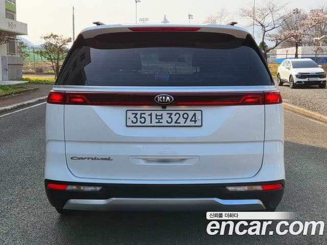 Kia Carnival 2021 — Фото 9/20