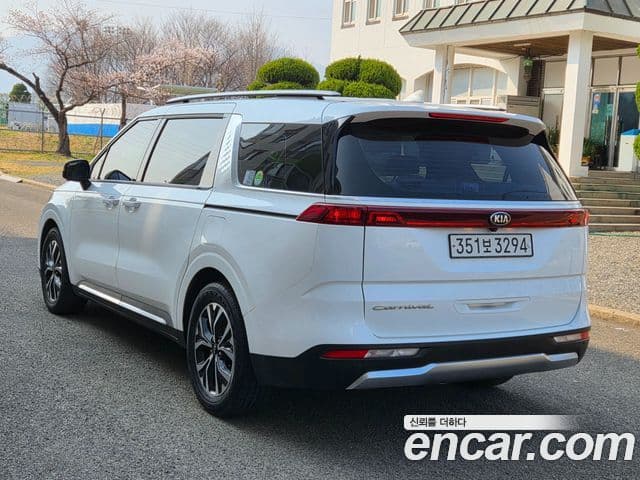 Kia Carnival 2021 — Фото 6/20