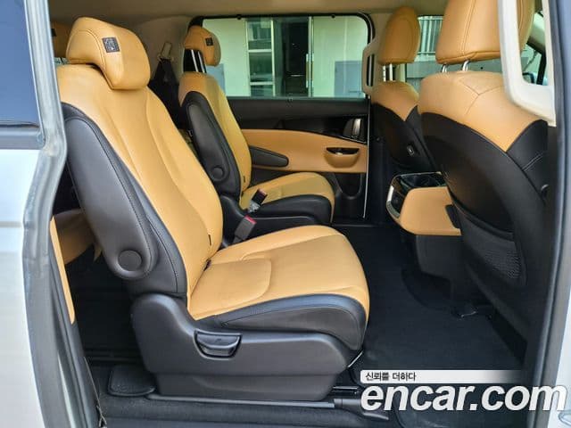 Kia Carnival 2021 — Фото 15/20