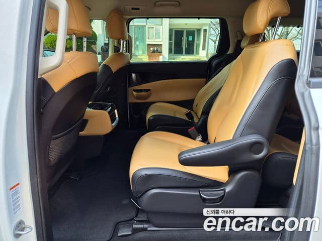 Kia Carnival 2021 — Фото 16/20