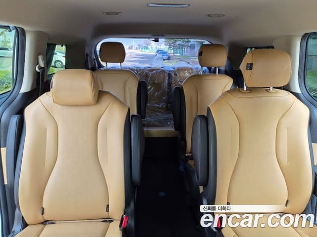 Kia Carnival 2021 — Фото 17/20