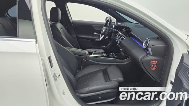 Mercedes-Benz A-Class 2024 — Photo 16/20