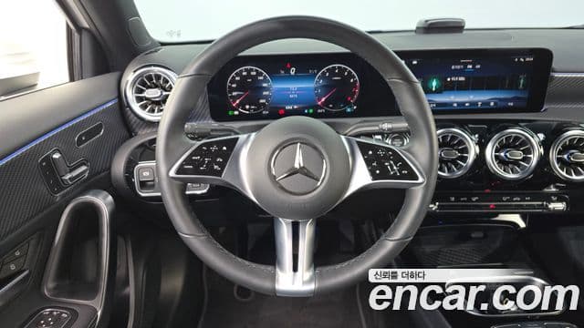 Mercedes-Benz A-Class 2024 — Photo 12/20