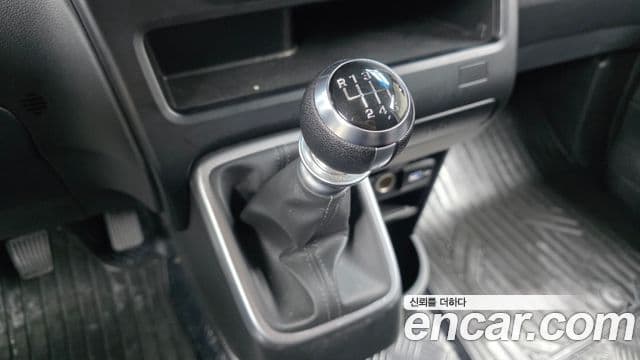 Hyundai Staria 2024 — Şəkil 9/20