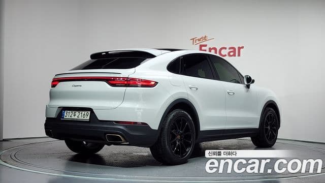 Porsche Cayenne 2020 — ფოტო 2/20