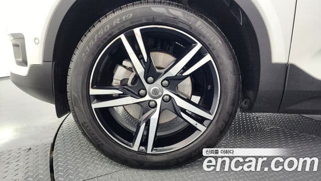 Volvo XC40 2018 — фото 5 из 20