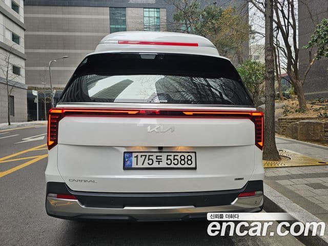 Kia Carnival 2024 — ფოტო 3/20