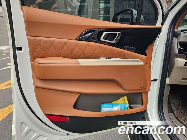 Kia Carnival 2024 — фото 9 из 20