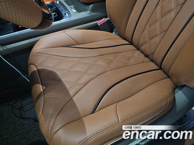 Kia Carnival 2024 — ფოტო 13/20