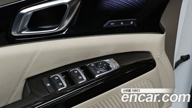 Kia Carnival 2023 — Şəkil 17/20