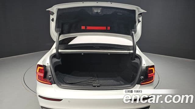 Volvo S60 2024 — фото 20 из 20