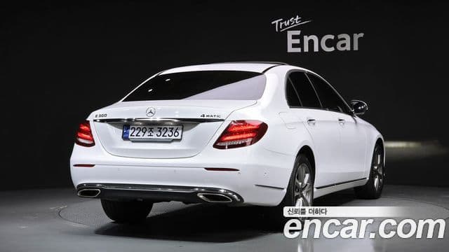 Mercedes-Benz E-Class 2018 — Şəkil 1/20