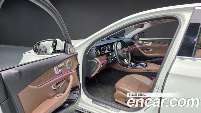 Mercedes-Benz E-Class 2018 — Şəkil 10/20