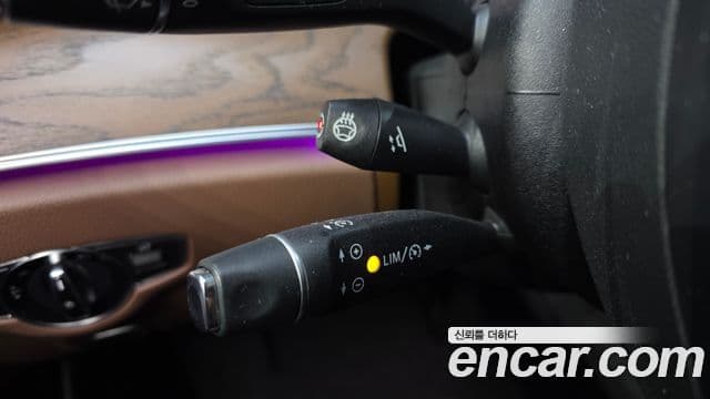 Mercedes-Benz E-Class 2018 — Şəkil 18/20