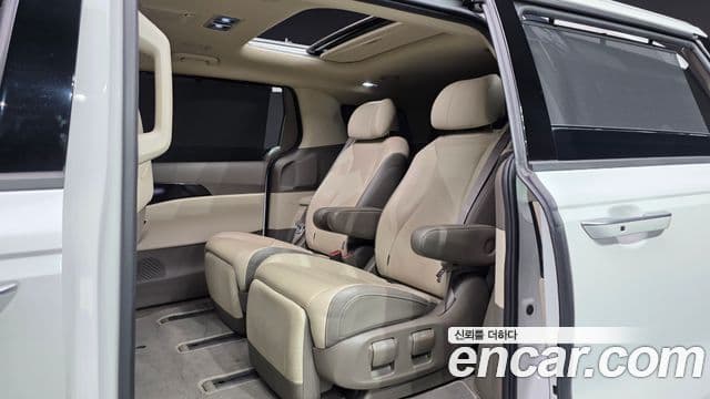 Kia Carnival 2021 — ფოტო 12/20
