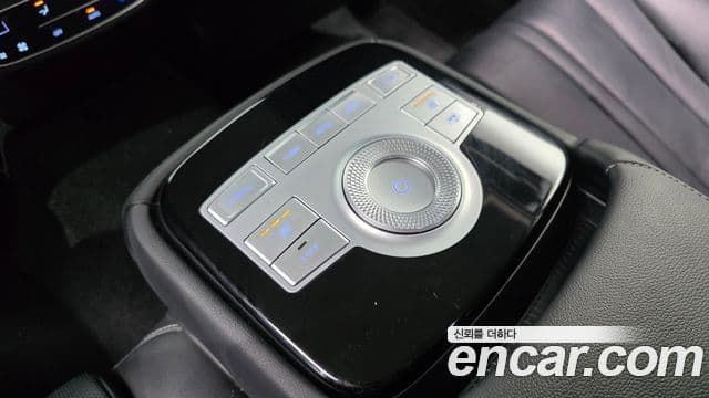 Genesis Electrified G80 2022 — Şəkil 17/20
